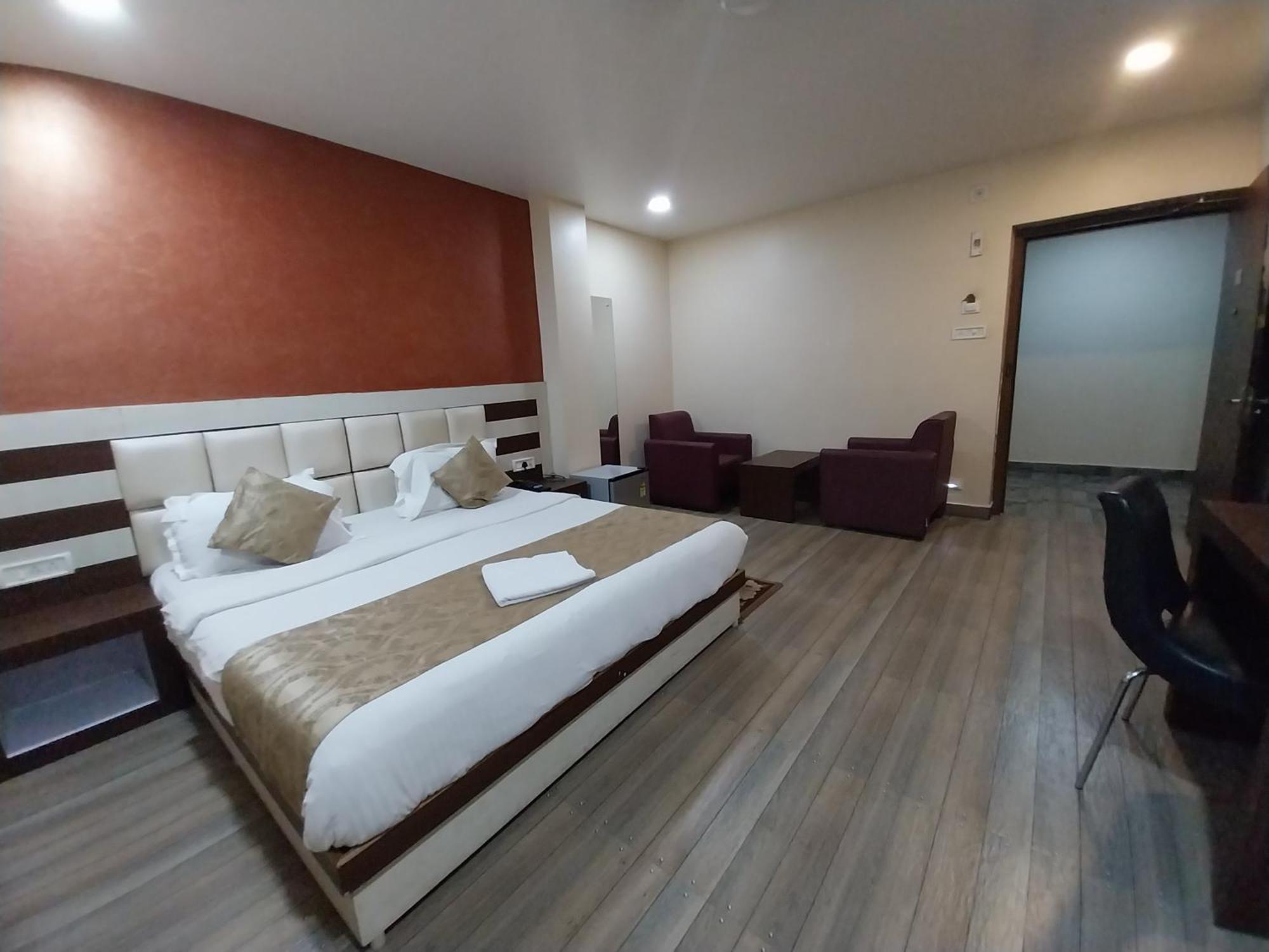 Hotel Paradise Convention Бхубанешвара Экстерьер фото